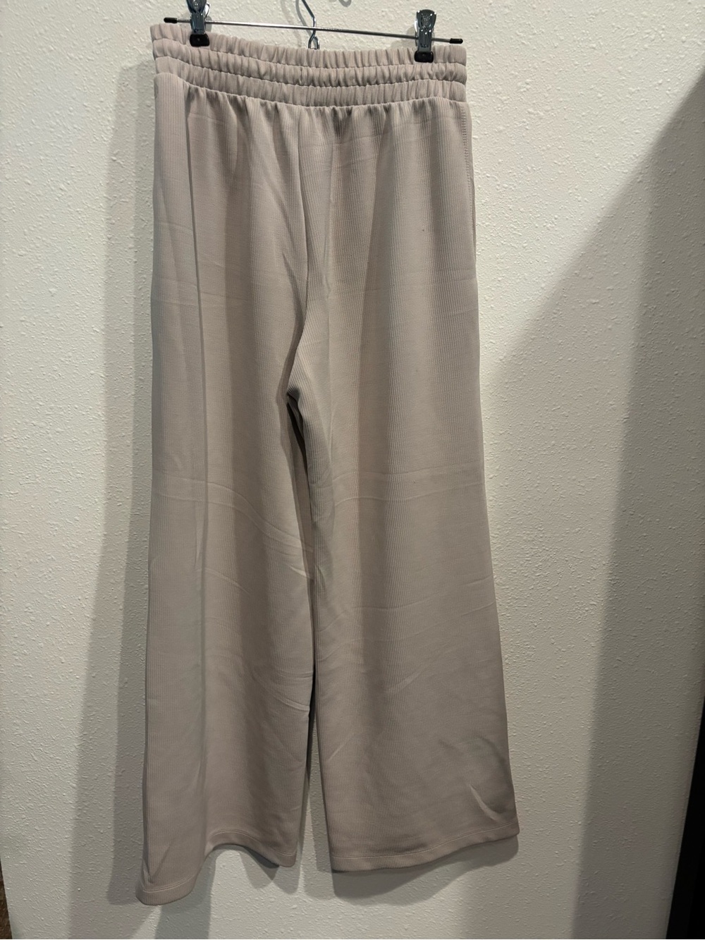 all in motion Wide-Leg Drawstring Joggers - Light Beige small - Picture 3 of 5